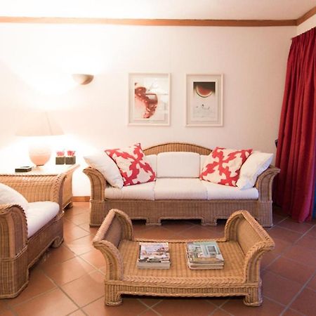 Spacious Villa In Jardim Do Golfe • Poolクアルテイラ エクステリア 写真