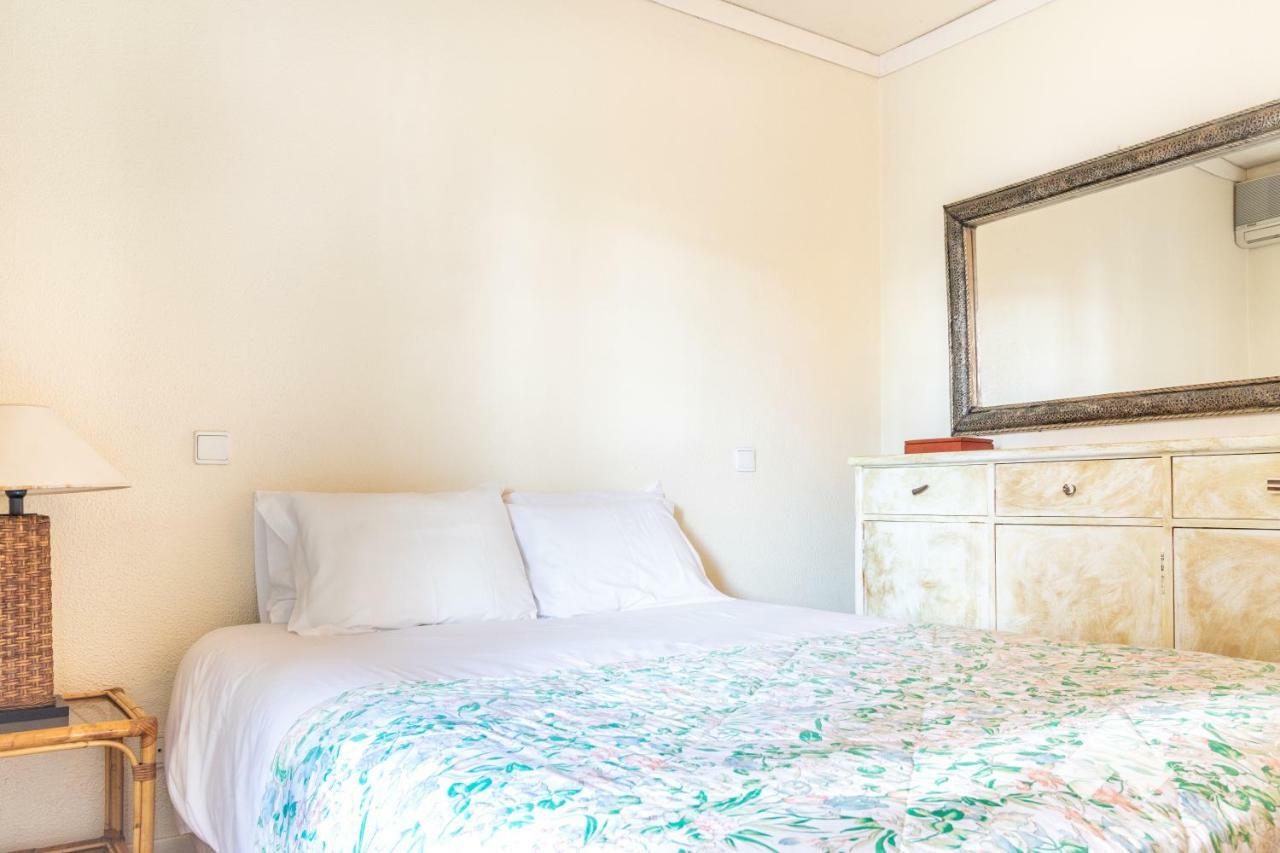 Spacious Villa In Jardim Do Golfe • Poolクアルテイラ エクステリア 写真