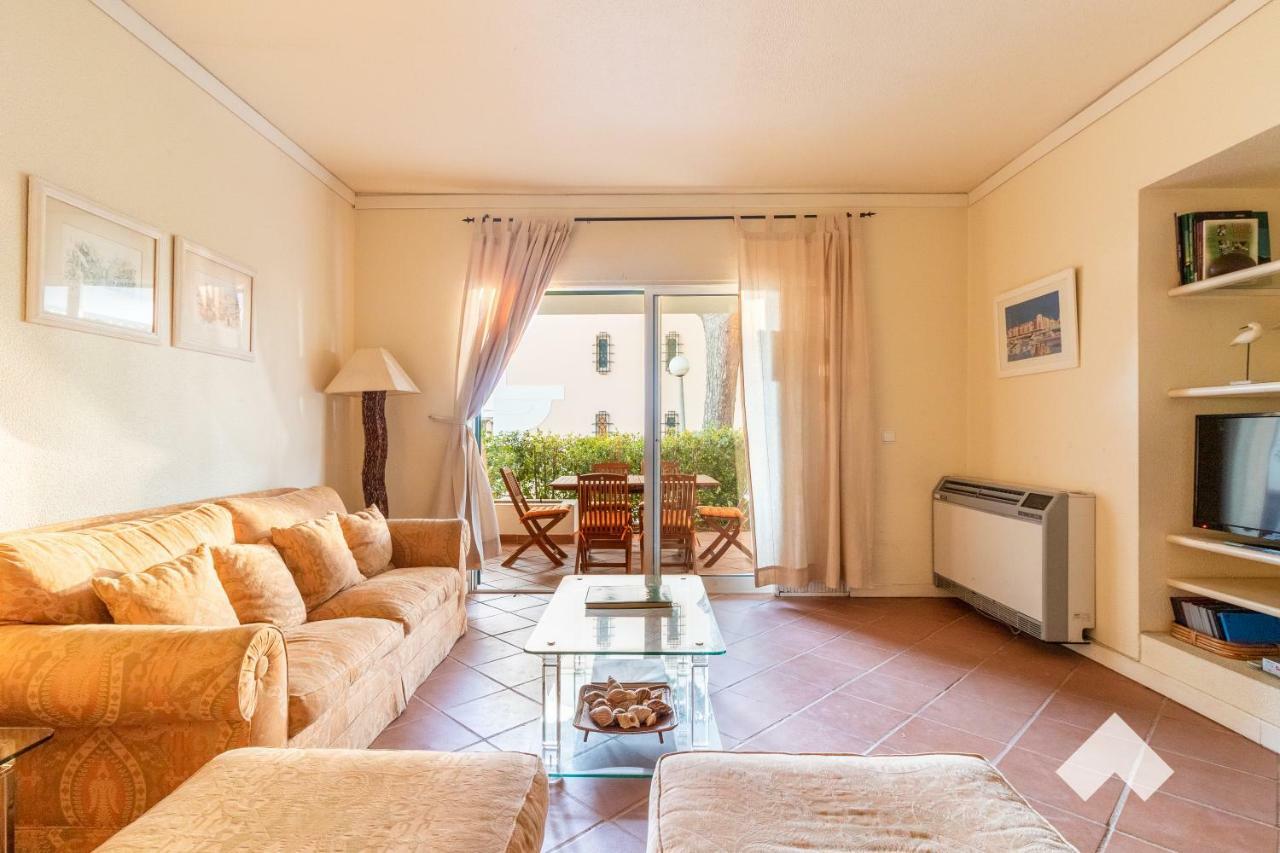 Spacious Villa In Jardim Do Golfe • Poolクアルテイラ エクステリア 写真