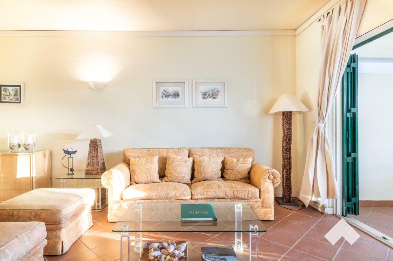 Spacious Villa In Jardim Do Golfe • Poolクアルテイラ エクステリア 写真